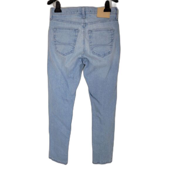 Hollister Light Wash Tapered Leg Denim Jeans - Picture 2 of 4